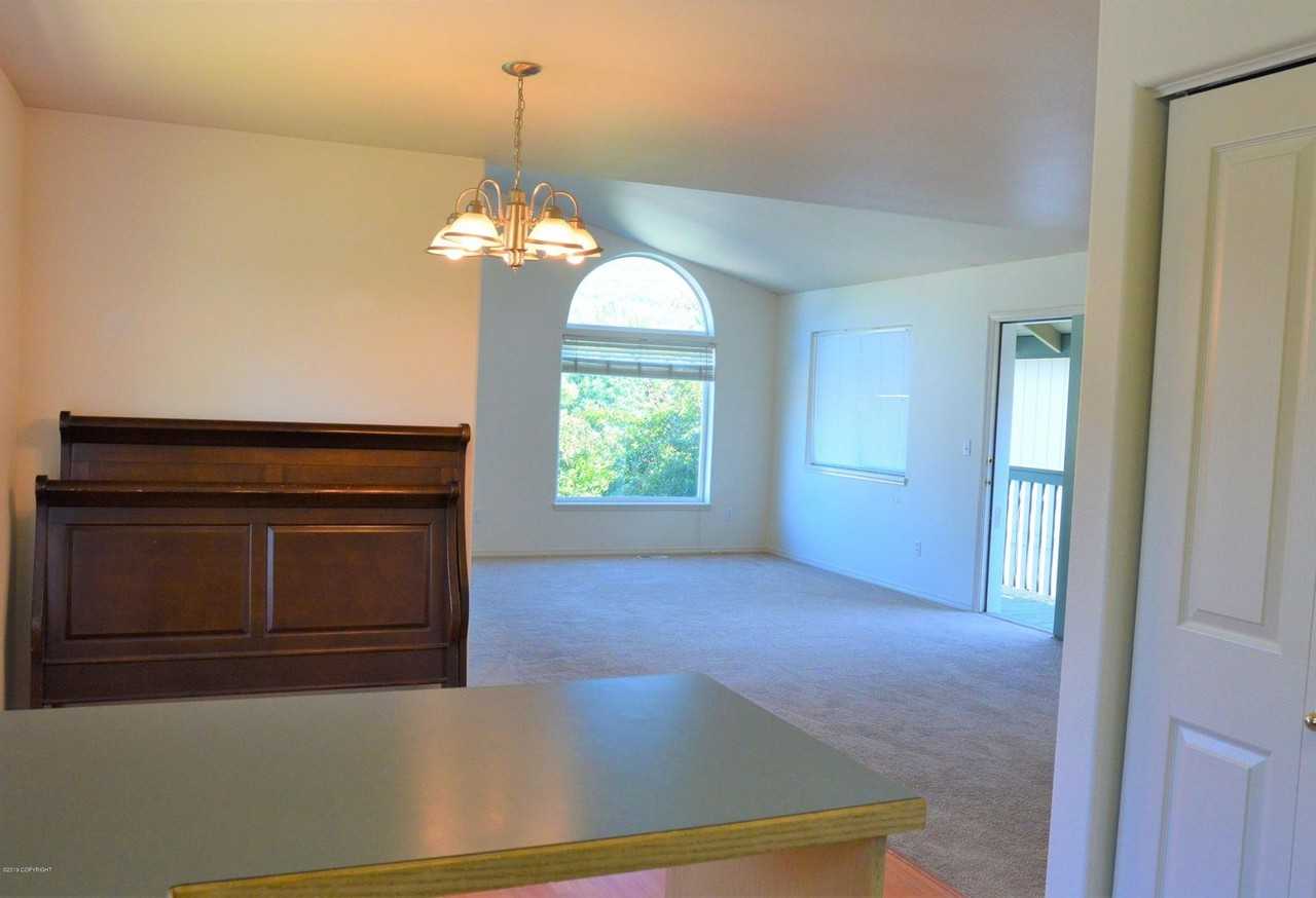 11906 Copper Mountain Dr - Photo 5 of 27