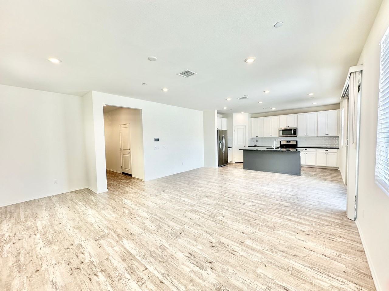 1576 Wildgrove Way - Photo 5 of 50