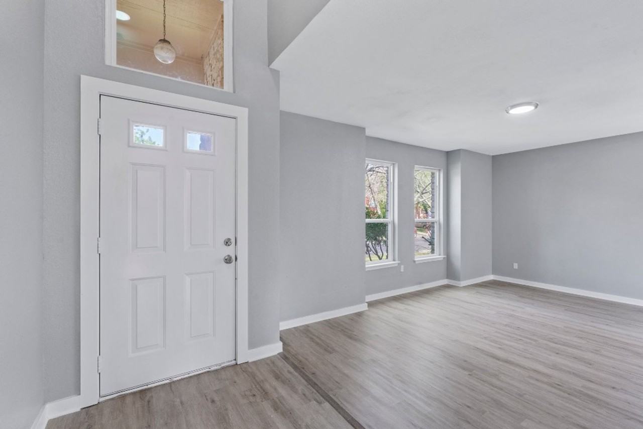 700 Creekmont Dr - Photo 4 of 38