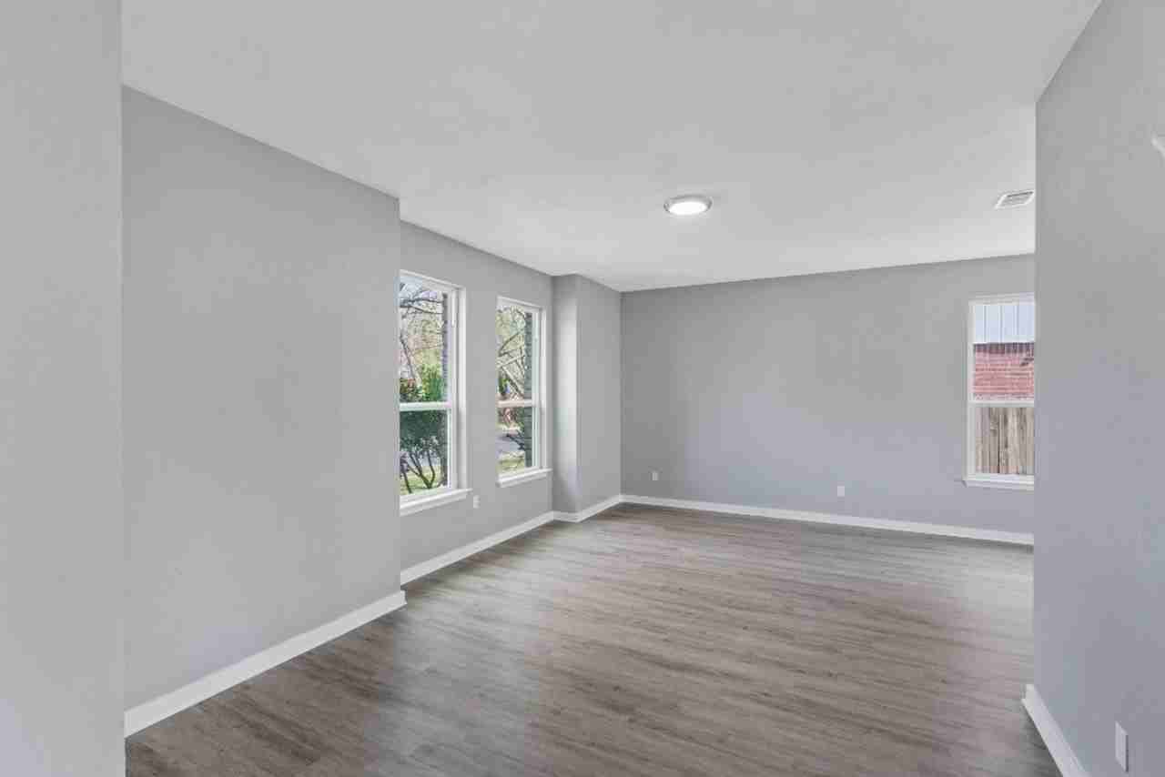 700 Creekmont Dr - Photo 5 of 38