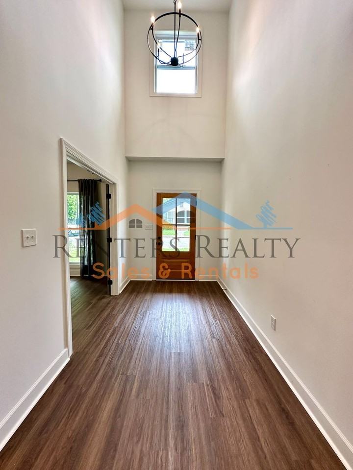 2111 Summer St Sw - Photo 2 of 35