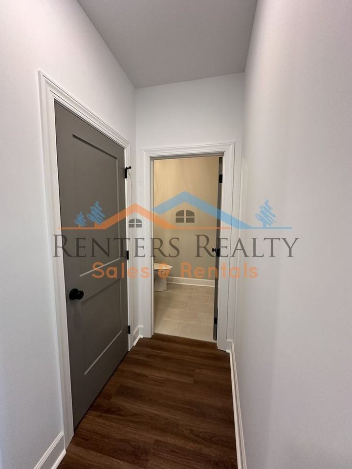 2111 Summer St Sw - Photo 6 of 35