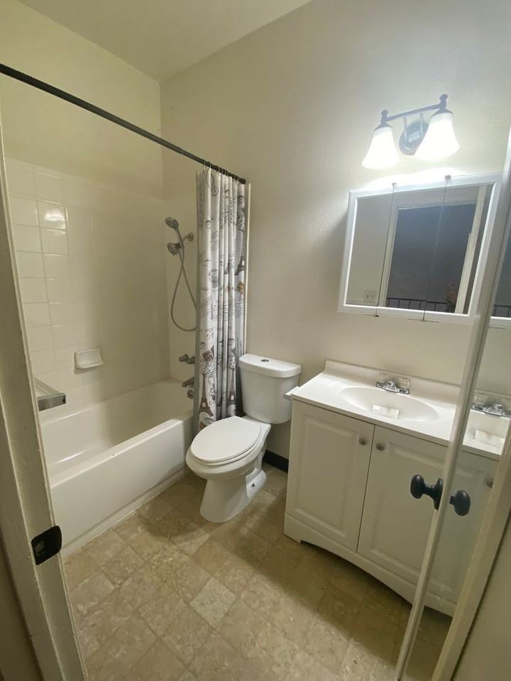 910 W Cameron St - Photo 4 of 5