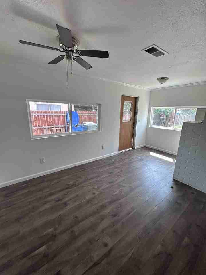 217 E Colonial Dr - Photo 4 of 8