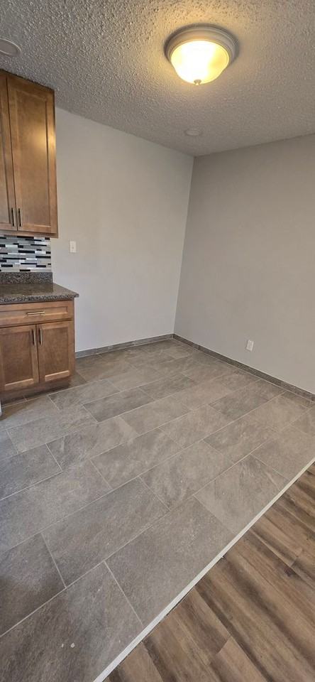 9882 Greenery Ct - Photo 4 of 13