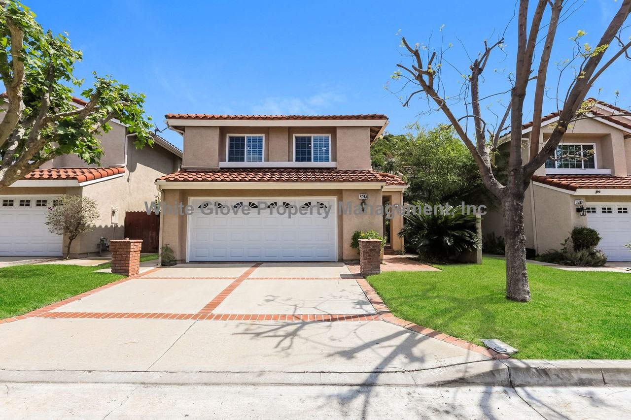 207 S Dove St - Photo 2 of 20