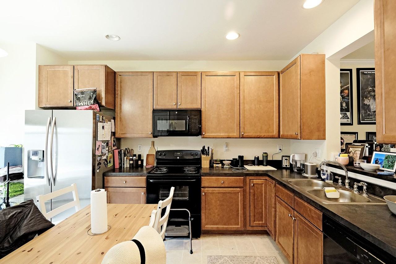 2452 N Berkshire Rd - Photo 2 of 13