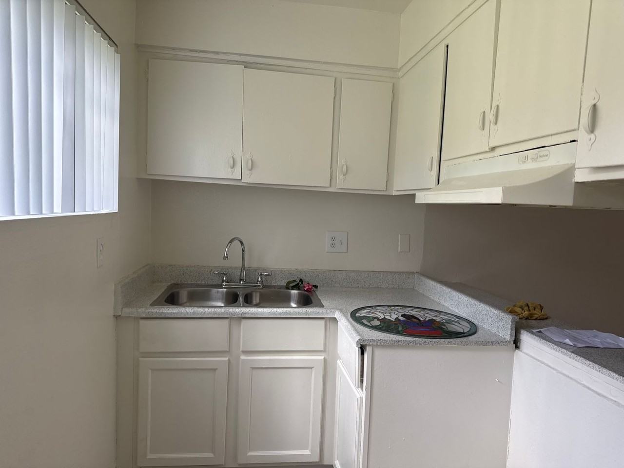 Del Rosa Apartments - Photo 2 of 12