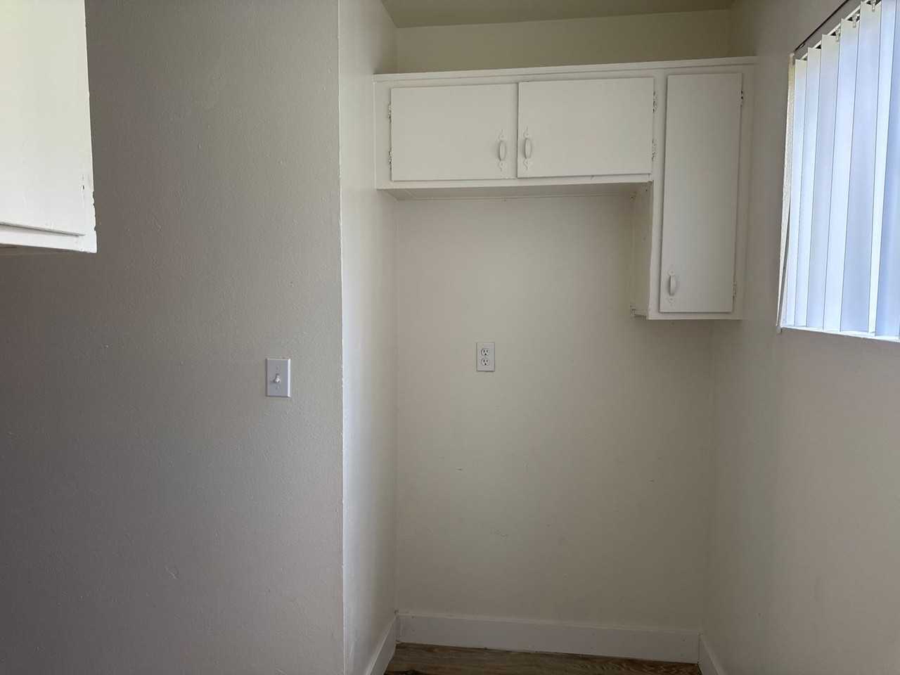 Del Rosa Apartments - Photo 3 of 12