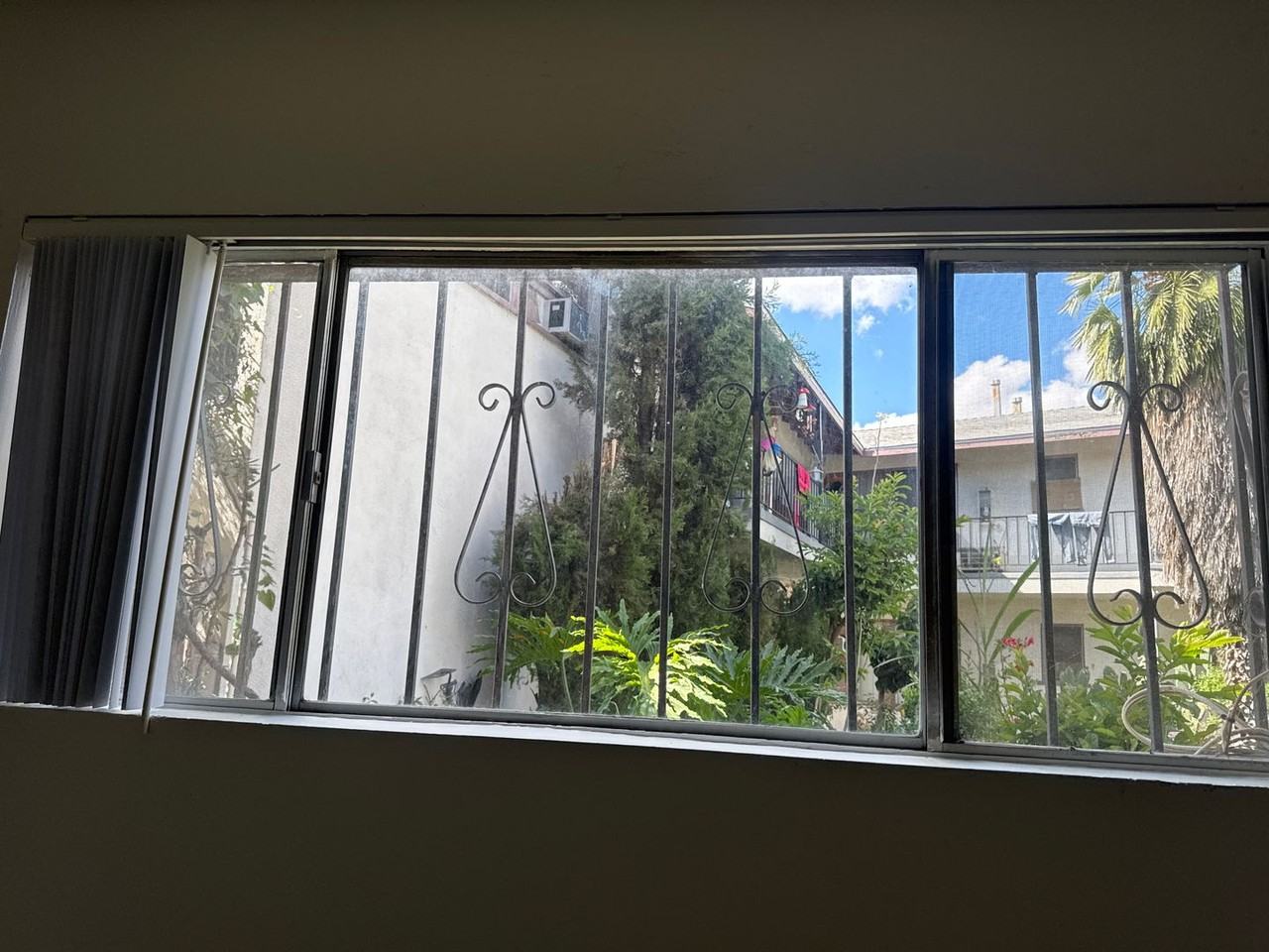 Del Rosa Apartments - Photo 6 of 12