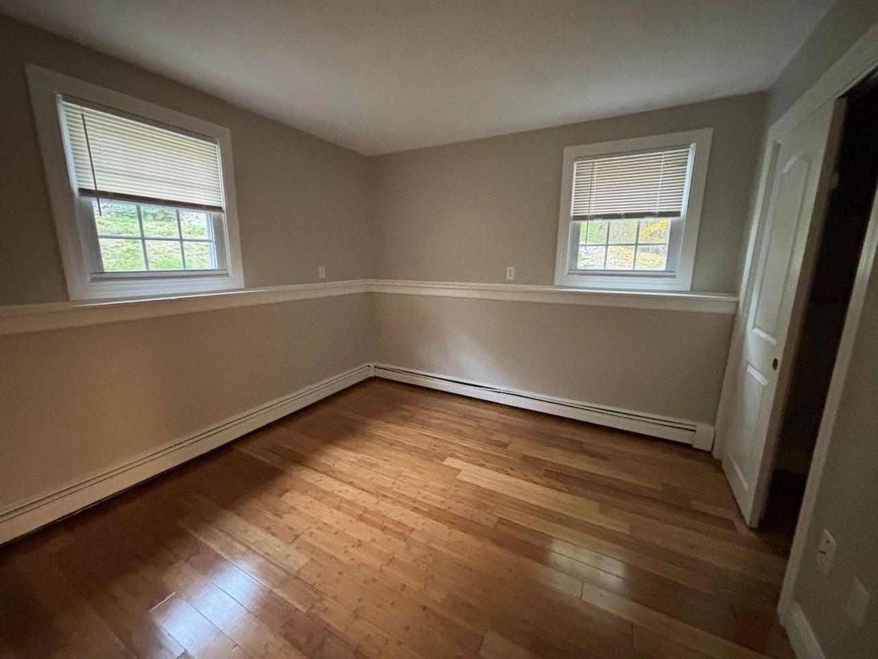 2 Bedrooms in Londonderry - Photo 4 of 10