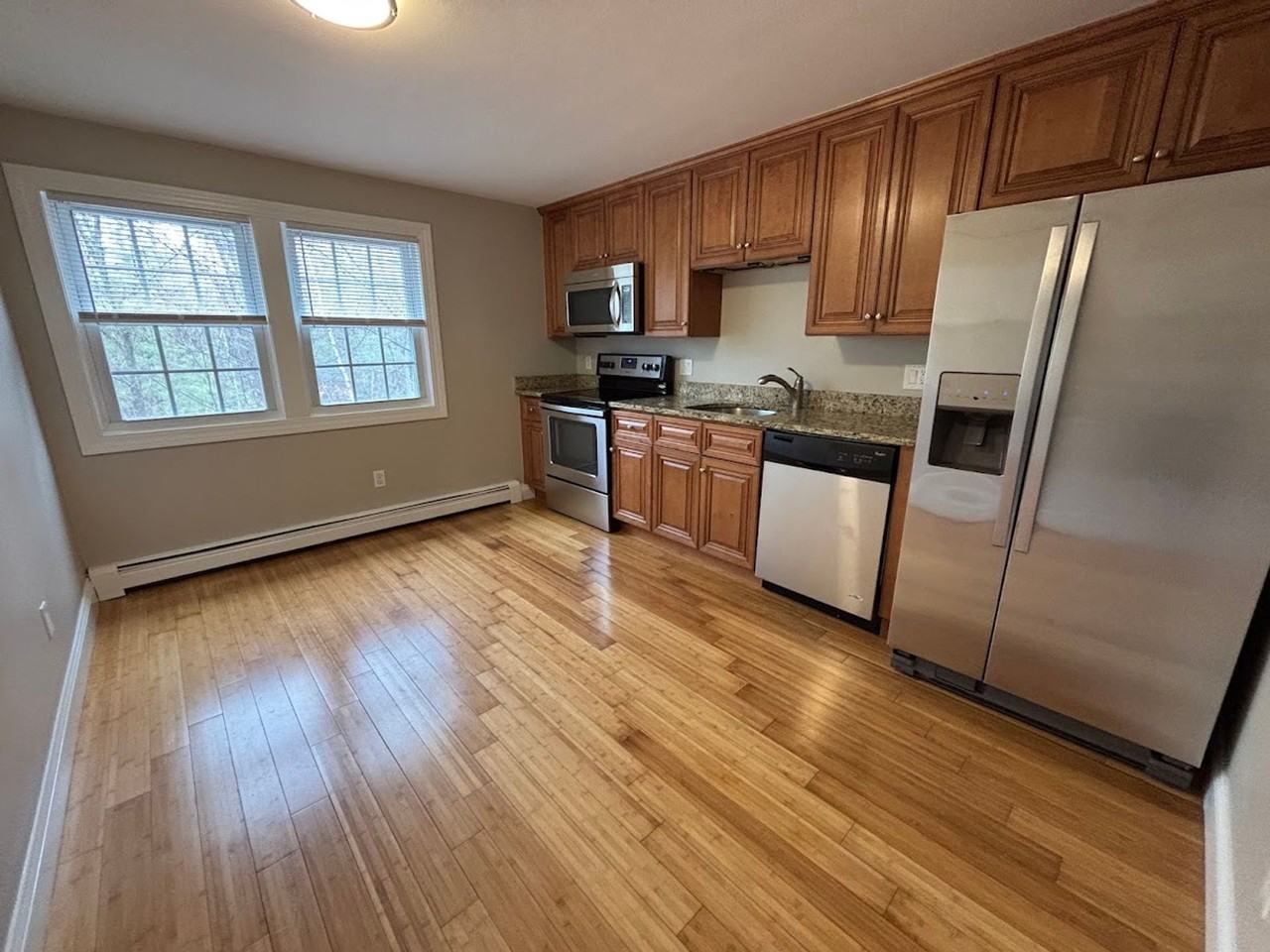 2 Bedrooms in Londonderry - Photo 6 of 10