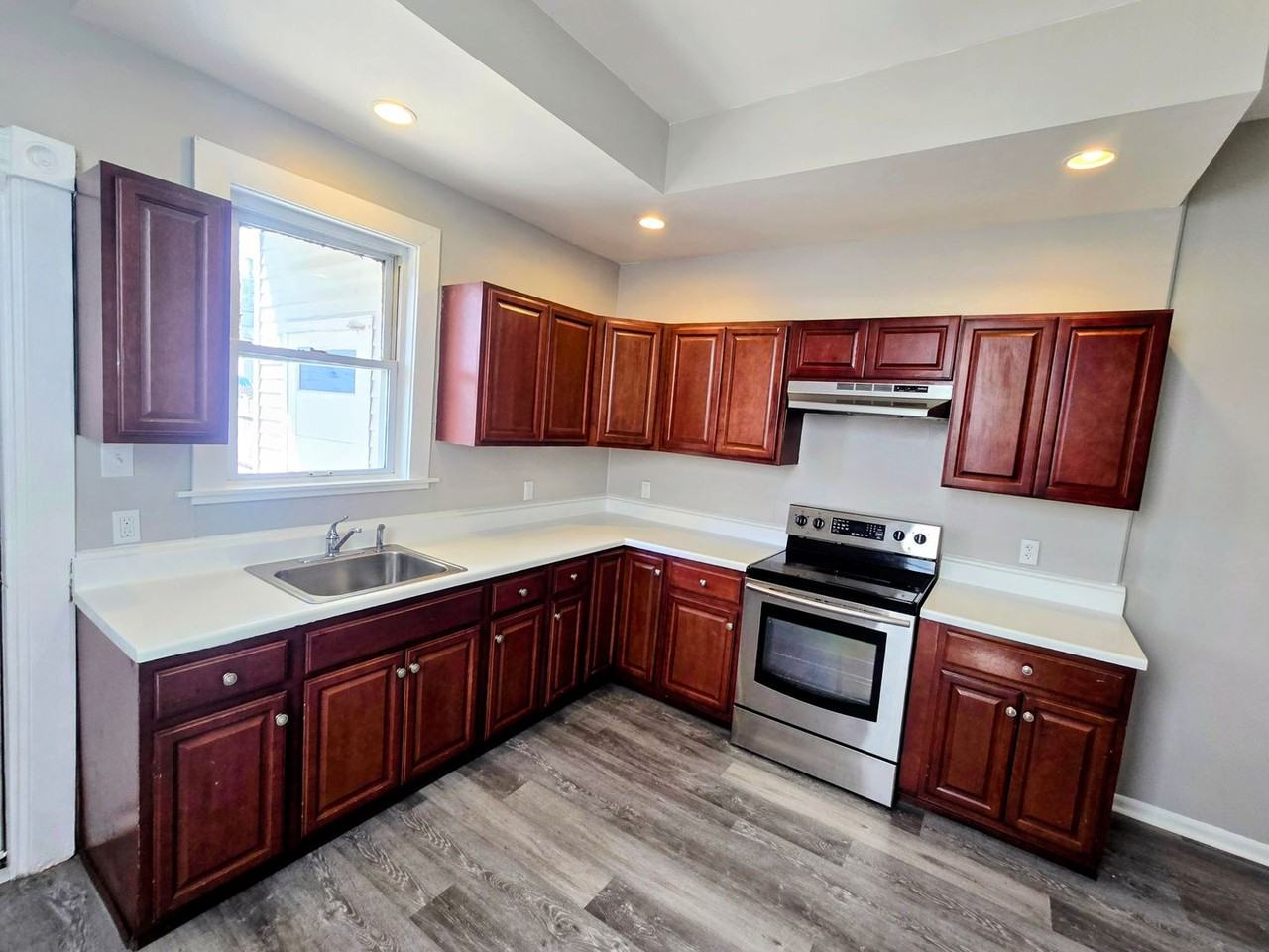 126 N Penn St - Photo 4 of 18