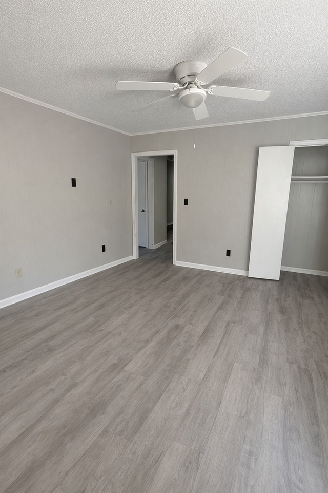 152 Leonard Dr - Photo 3 of 9