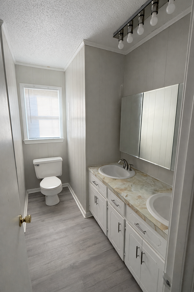 152 Leonard Dr - Photo 4 of 9