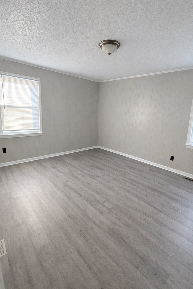 152 Leonard Dr - Photo 7 of 9