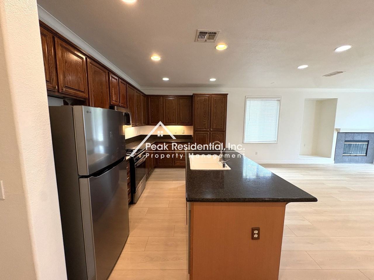 9594 Crisswell Dr - Photo 5 of 16