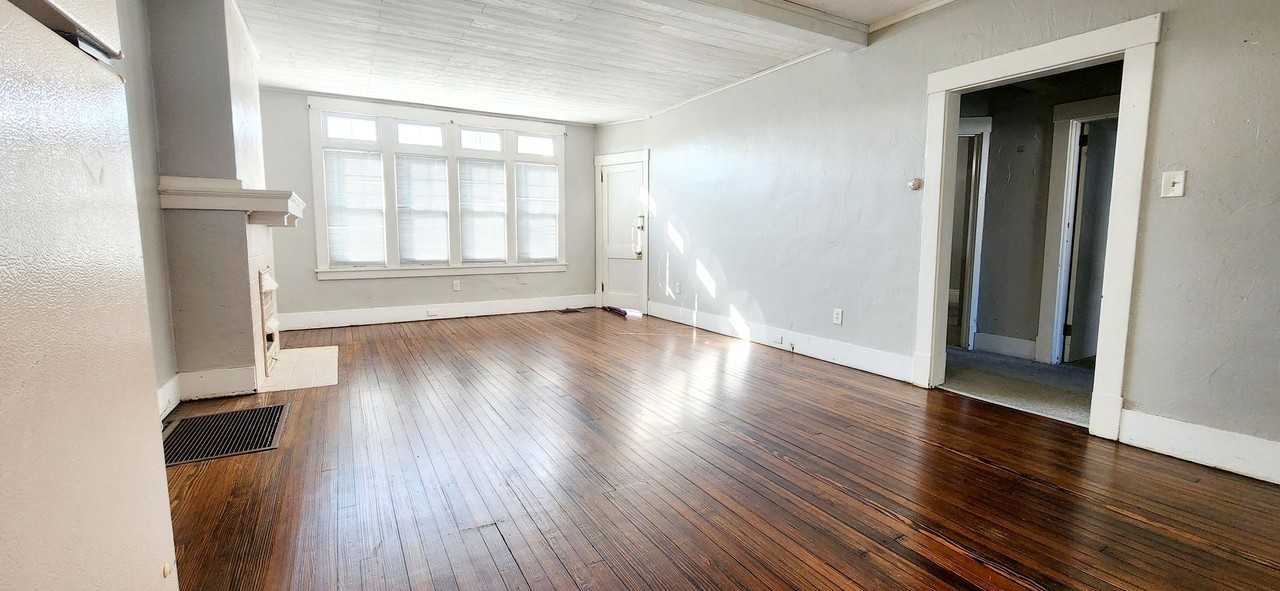 134 Prospect St - Photo 6 of 19