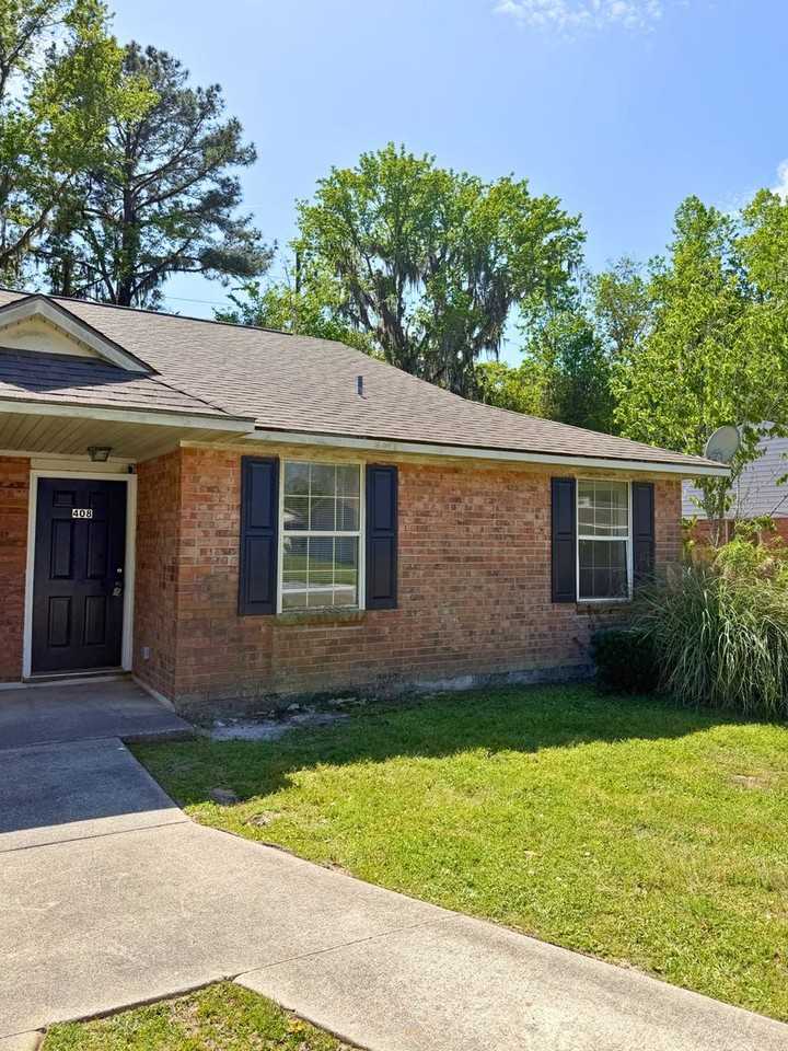 408 Admirals Walk Dr - Photo 2 of 13