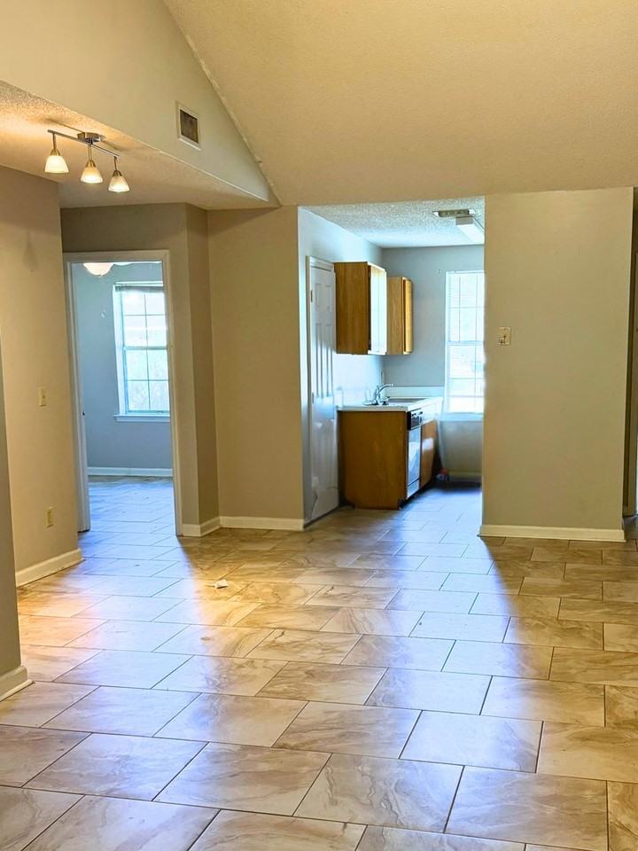 408 Admirals Walk Dr - Photo 5 of 13