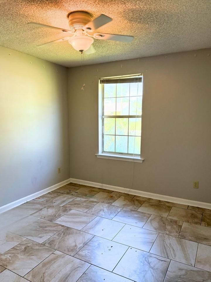 408 Admirals Walk Dr - Photo 6 of 13