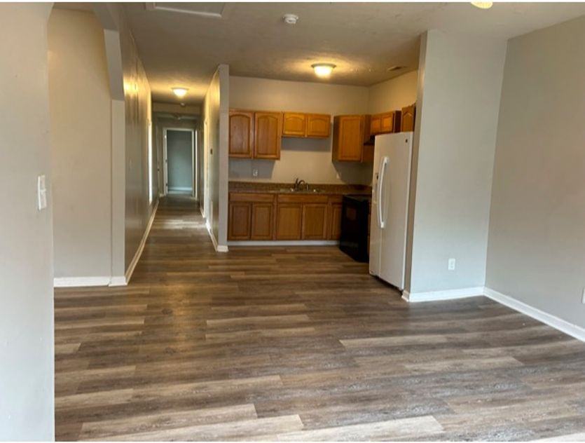 426 E Fifth St - Photo 3 of 12