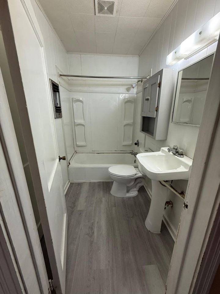 209 N 22nd St - Photo 7 of 7