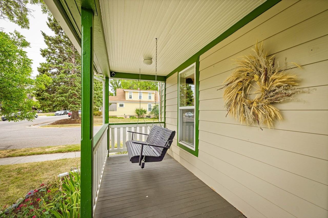 301 N 3rd Ave - Photo 2 of 50