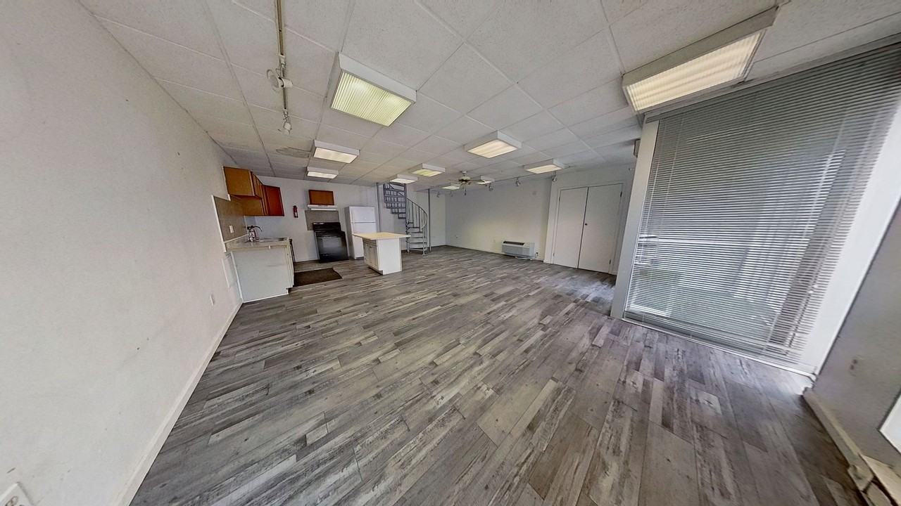 463 E Market Ave - Photo 4 of 8