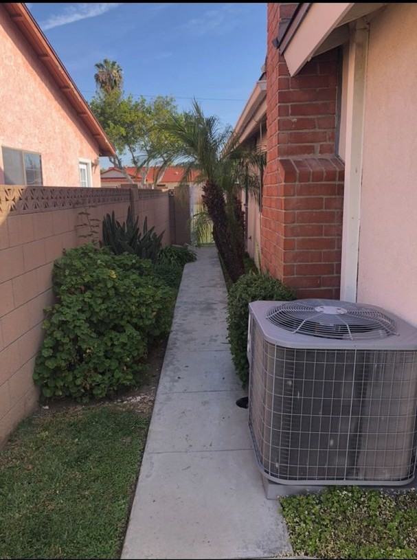 13448 Reis St - Photo 5 of 23