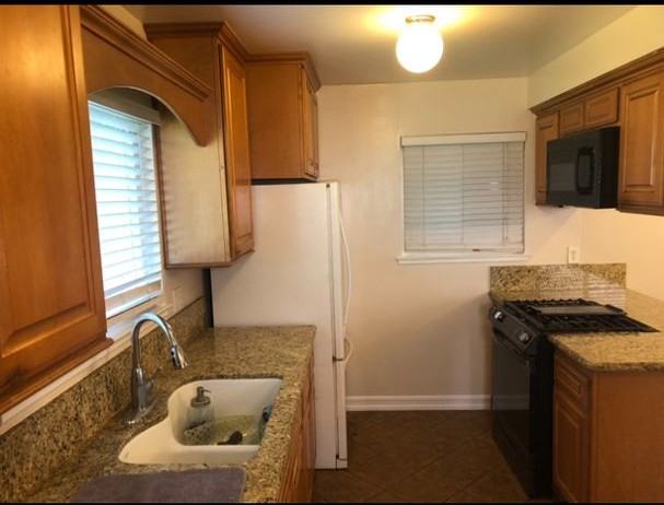 13448 Reis St - Photo 7 of 23