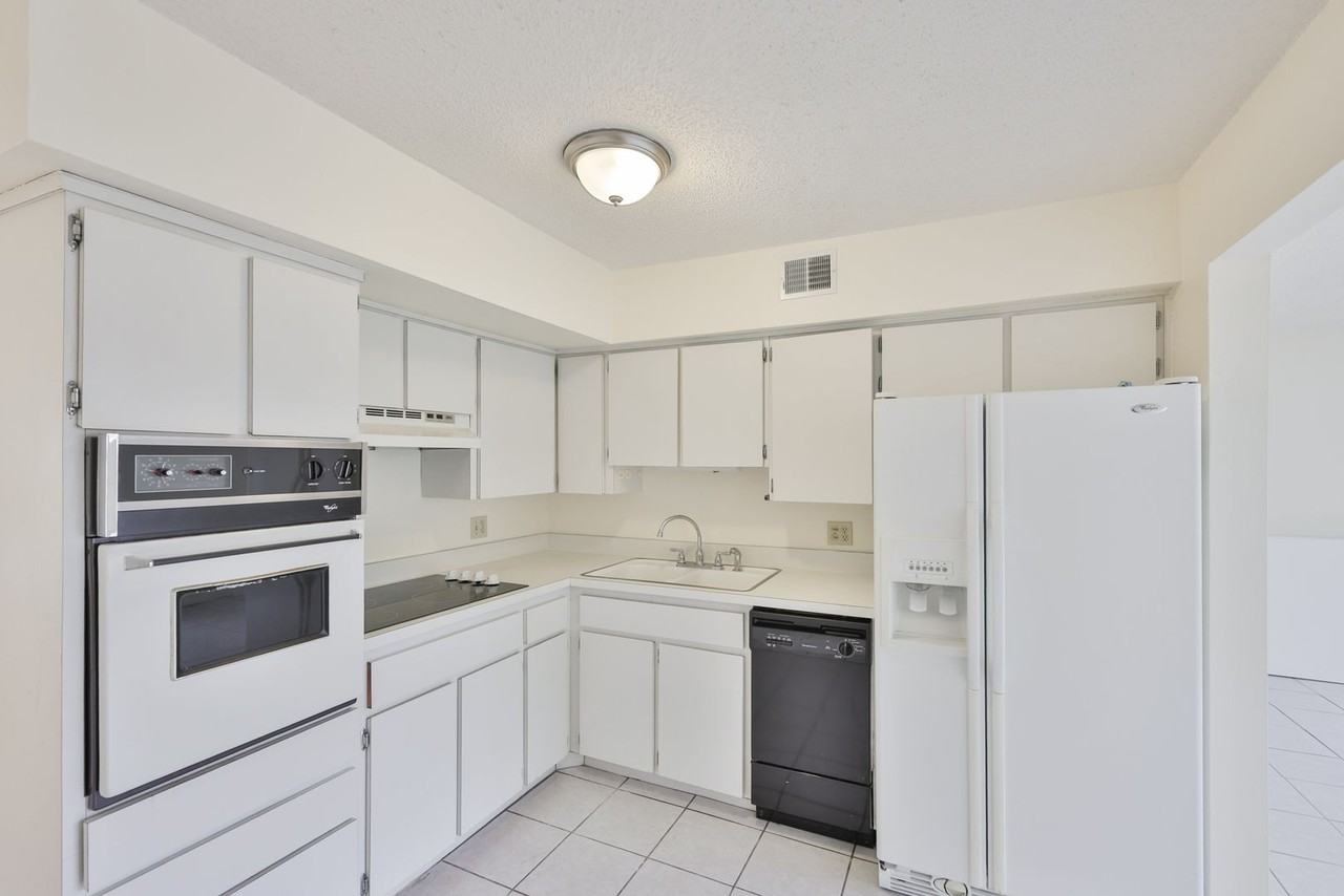 2358 Ecuadorian Way #56 - Photo 5 of 47