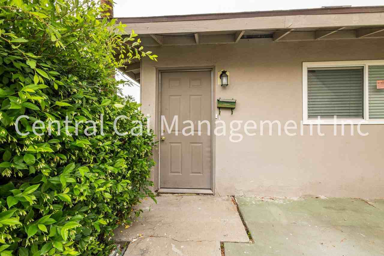 2000 2000 & 2004 Bank St - Photo 2 of 11