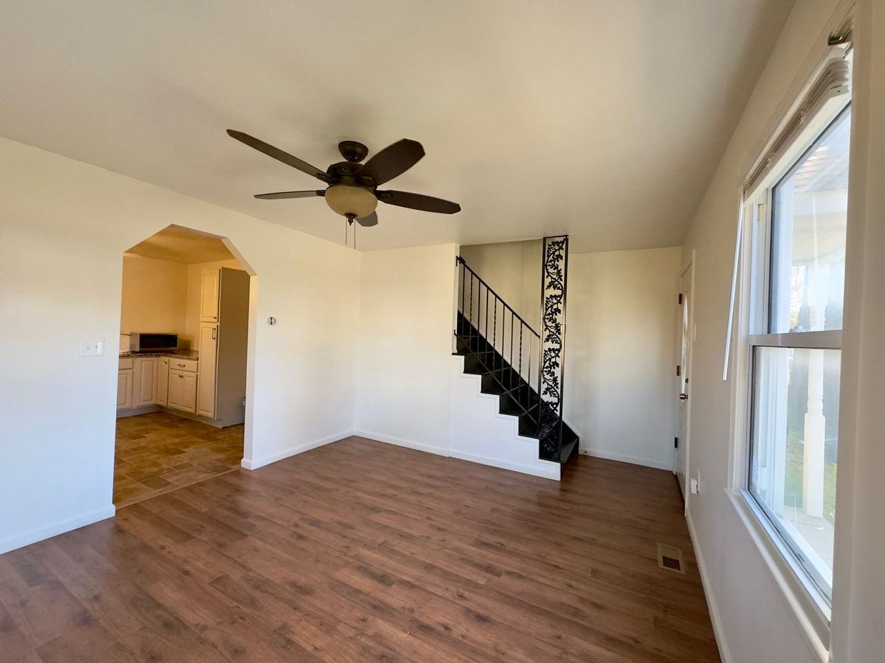 39 Walkern Rd - Photo 2 of 25