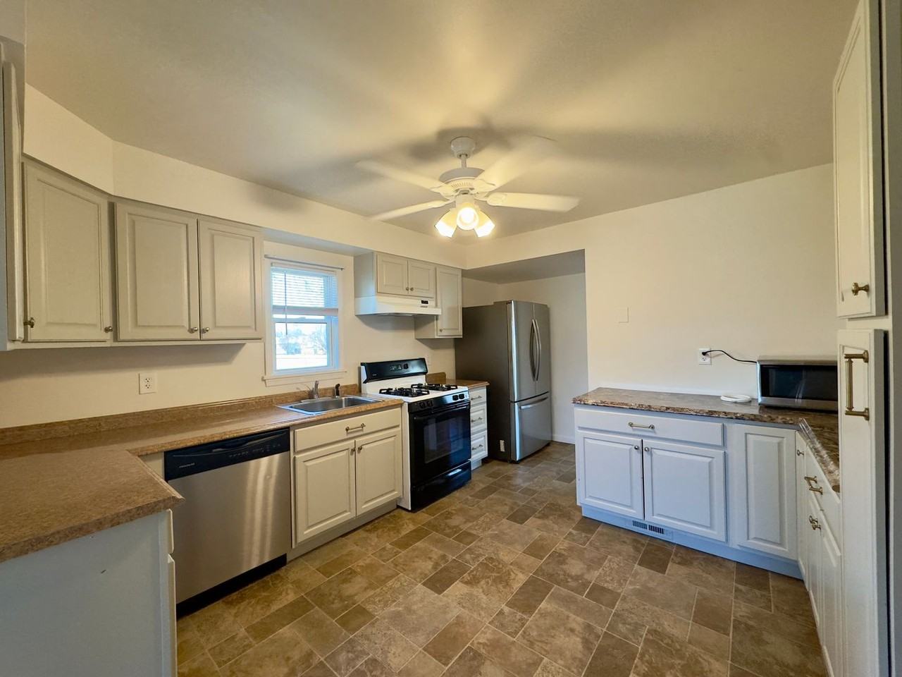 39 Walkern Rd - Photo 5 of 25