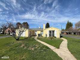 featured image of 3401 W Yakima Ave