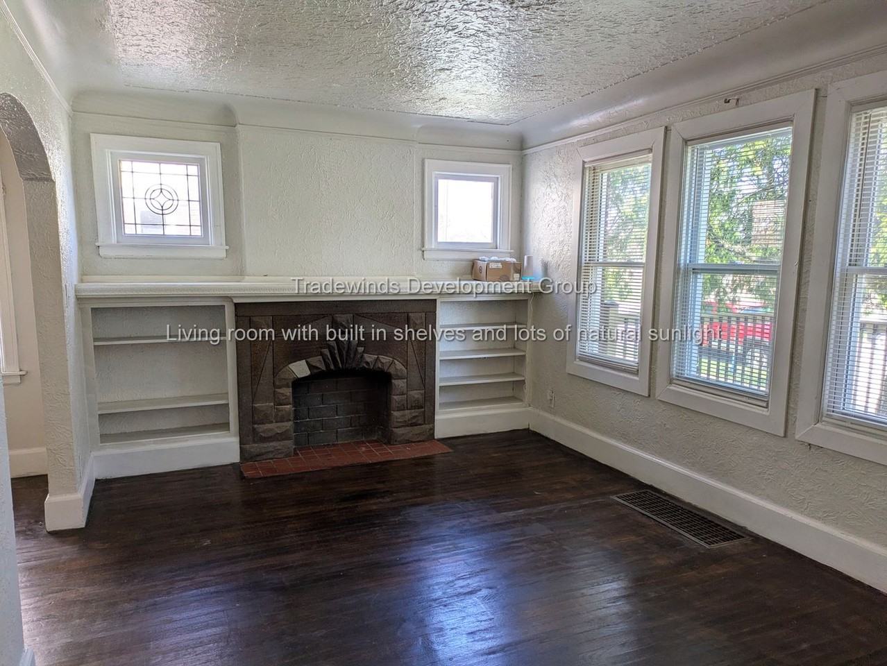 9171 Bishop St - Photo 2 of 14