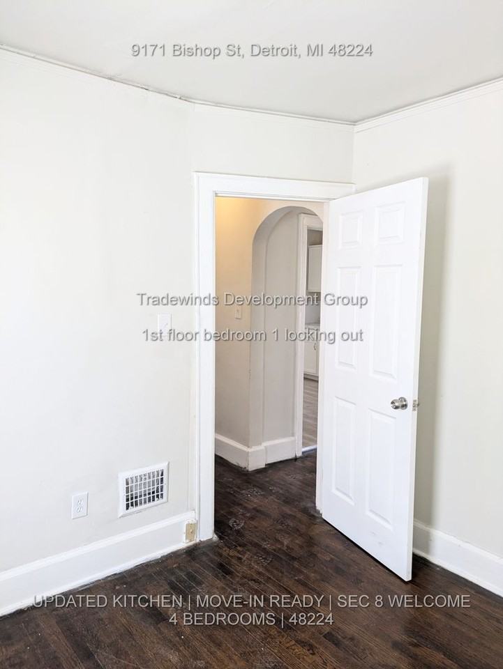 9171 Bishop St - Photo 3 of 14