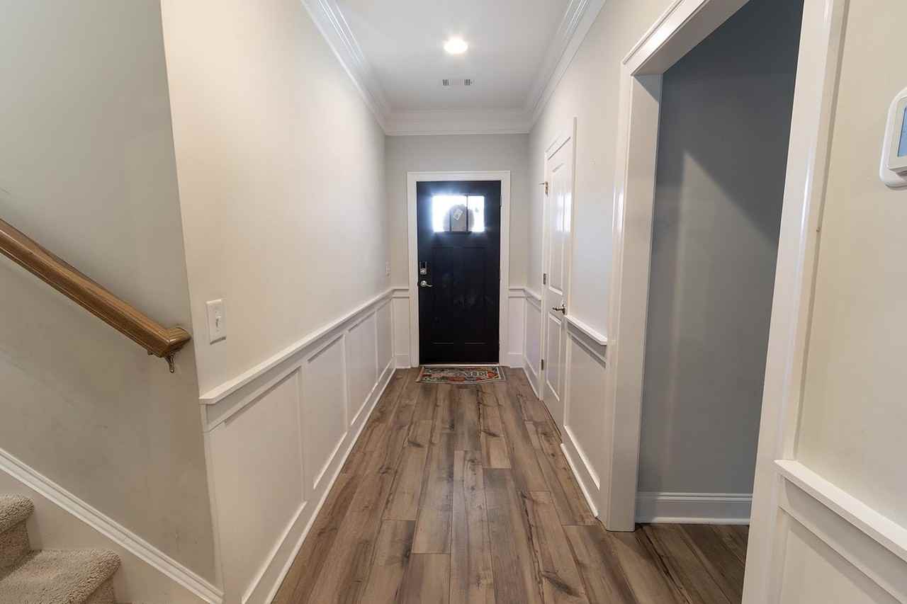 146 Lenore Ct - Photo 5 of 34