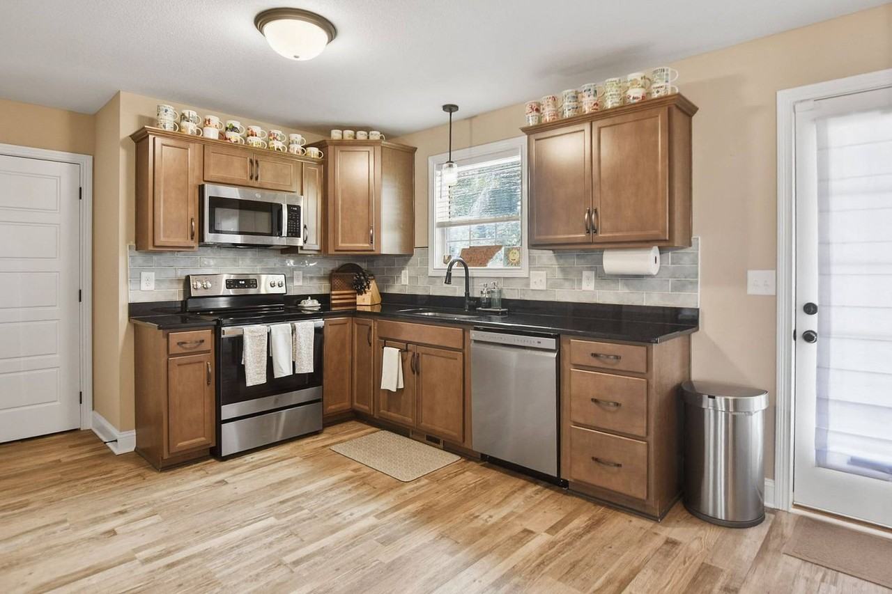 505 Lucky Ln - Photo 5 of 14