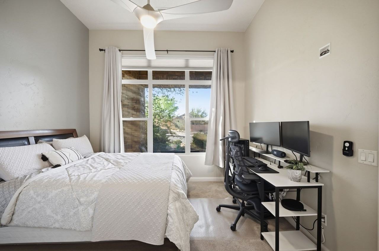 1001 E Birken St - Photo 4 of 41