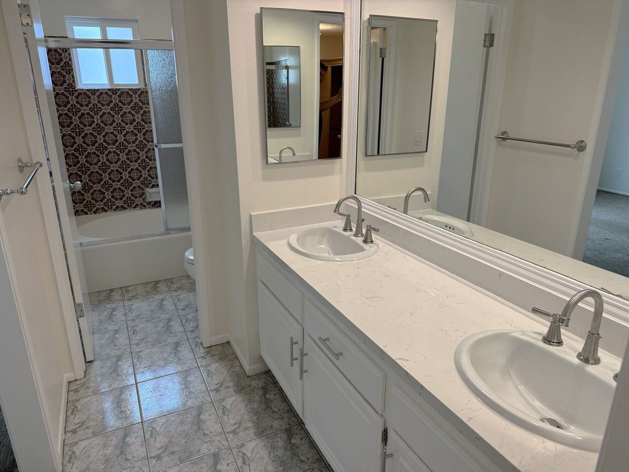 1823 11th St #5 - Photo 7 of 23