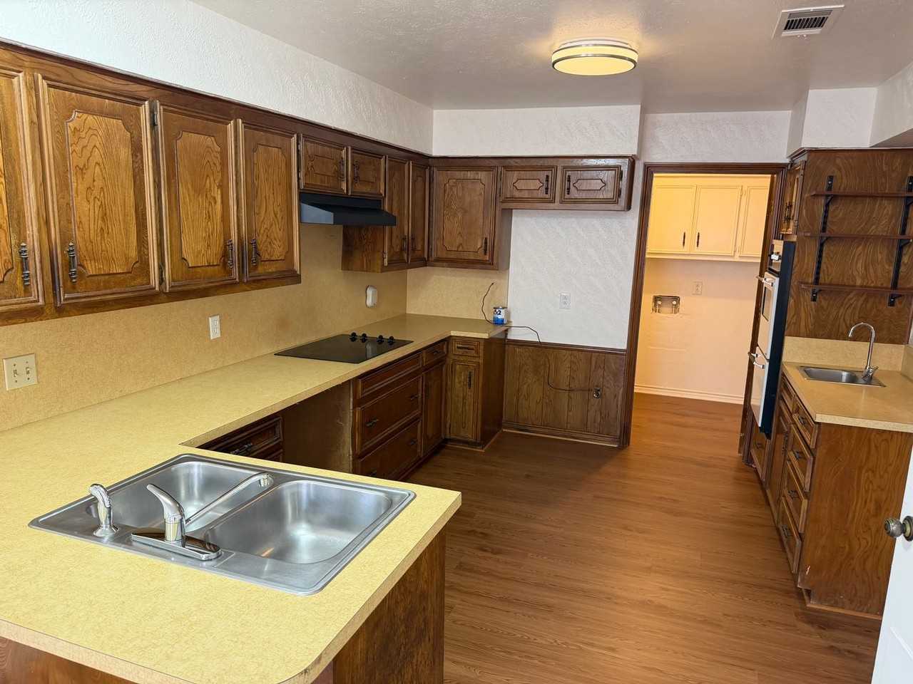 2418 Guerrero Dr - Photo 6 of 16