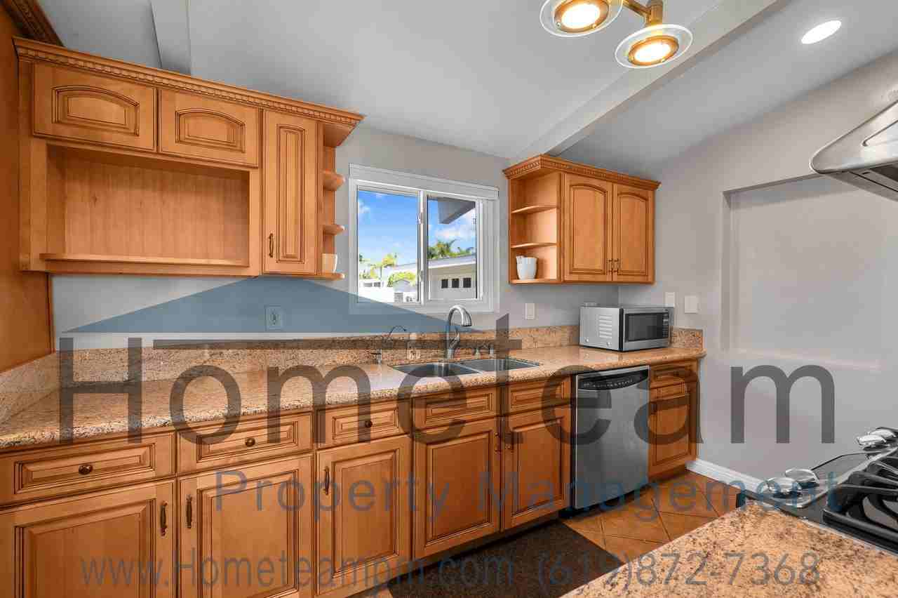 5821 Stresemann St - Photo 5 of 30