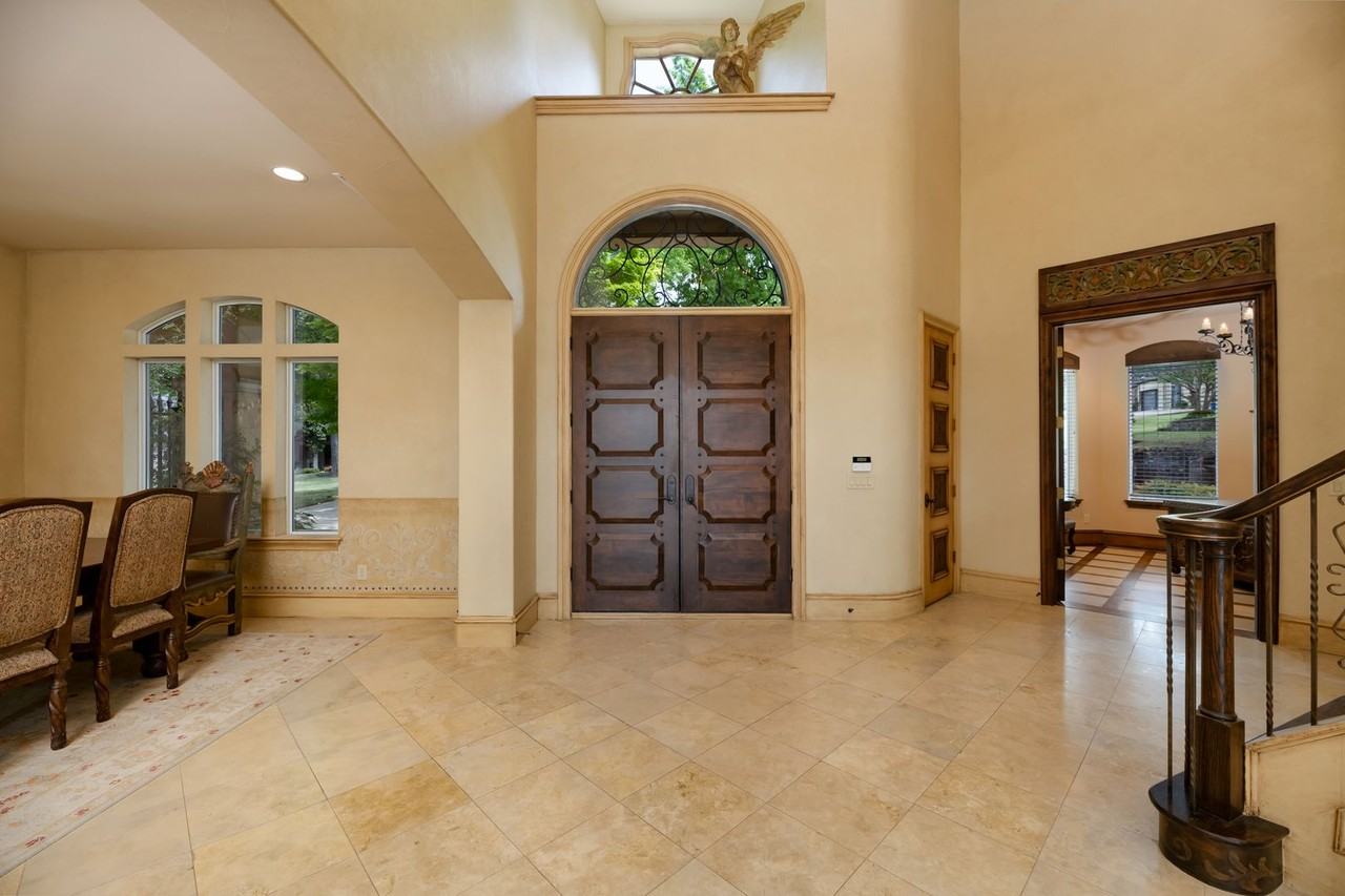 5901 Waterview Ct - Photo 3 of 42