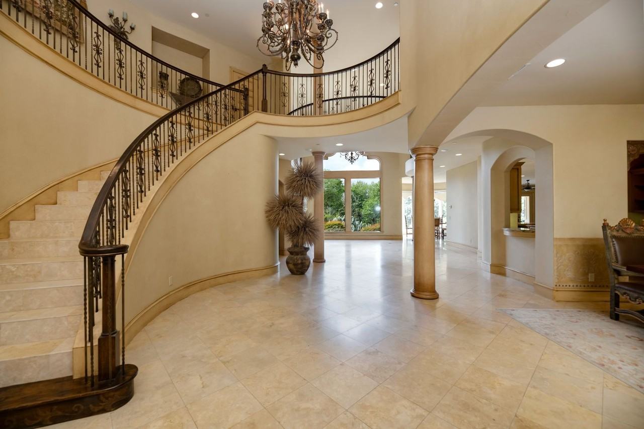 5901 Waterview Ct - Photo 5 of 42