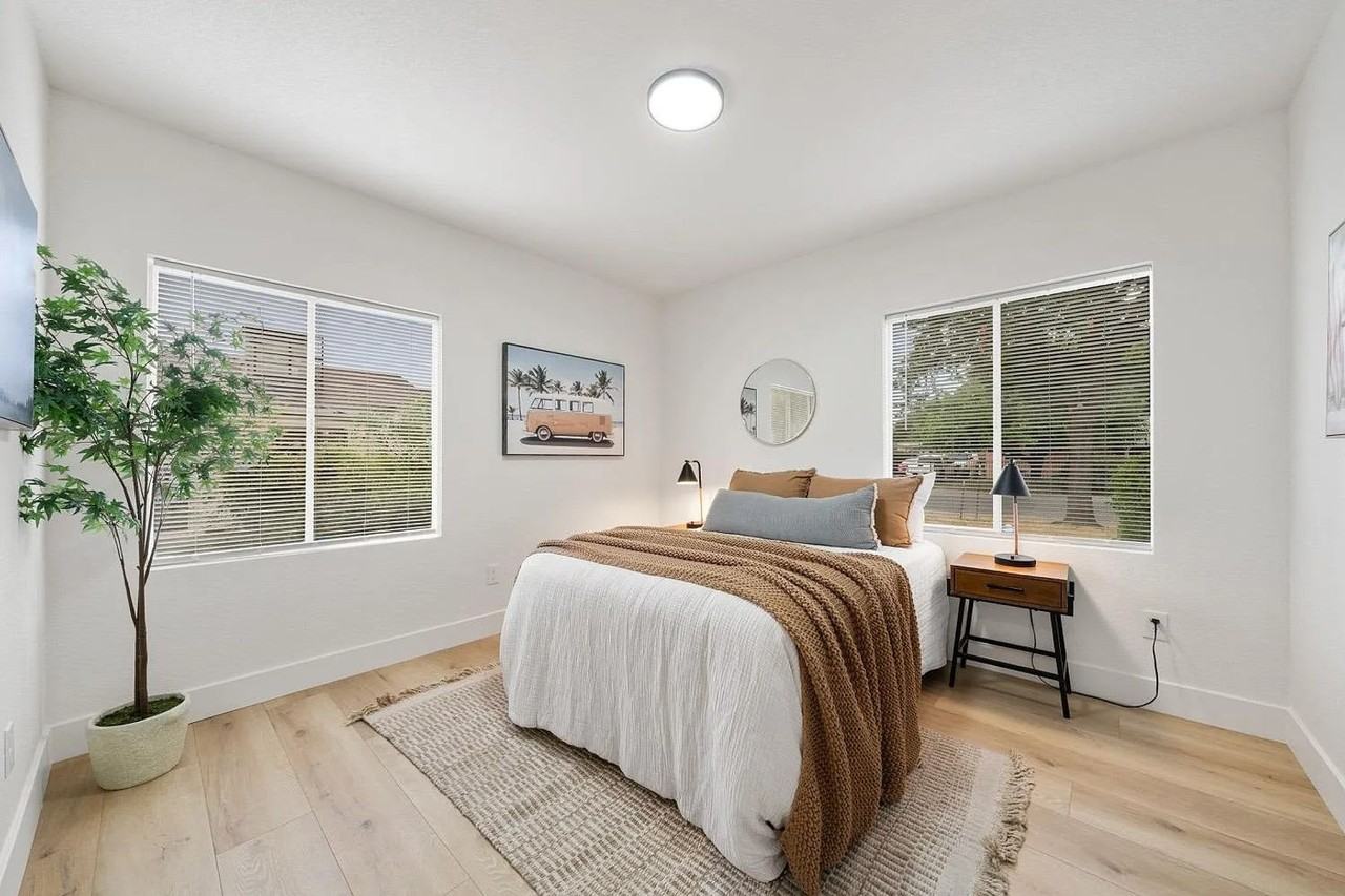 5891 28th St - Photo 2 of 38