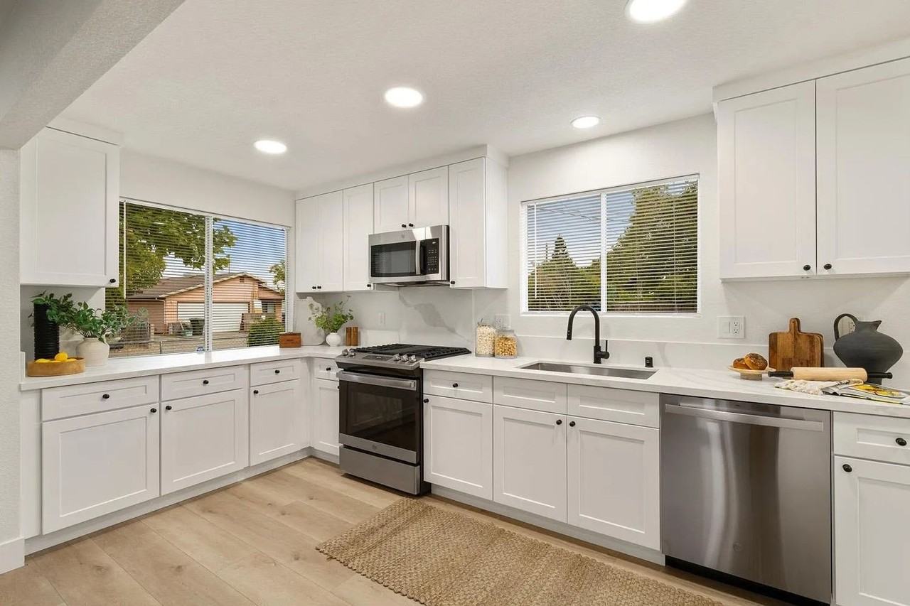 5891 28th St - Photo 6 of 38