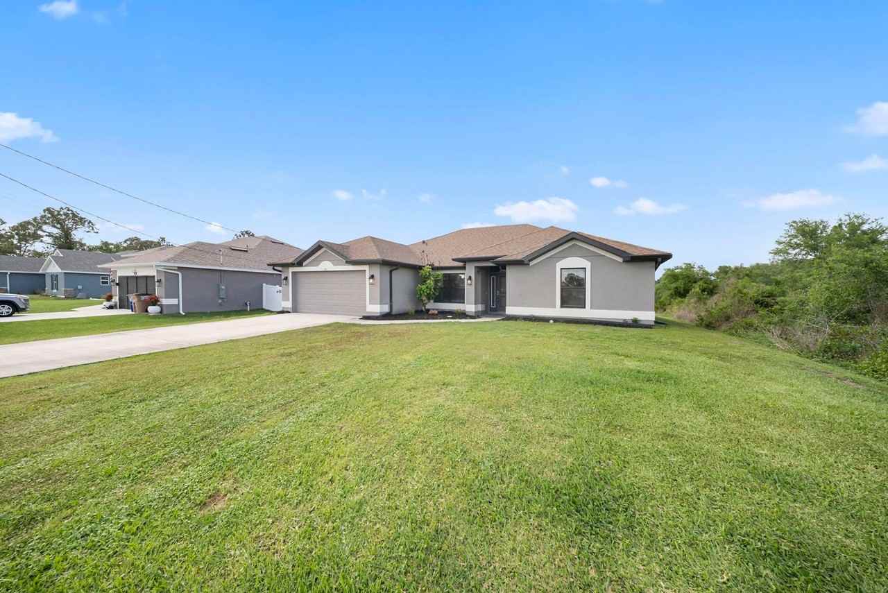 490 Windermere Dr - Photo 2 of 34