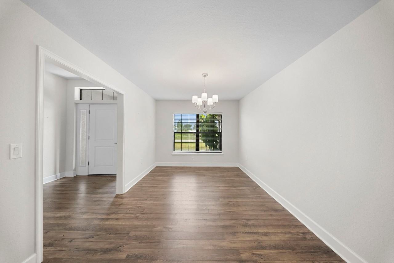 490 Windermere Dr - Photo 3 of 34